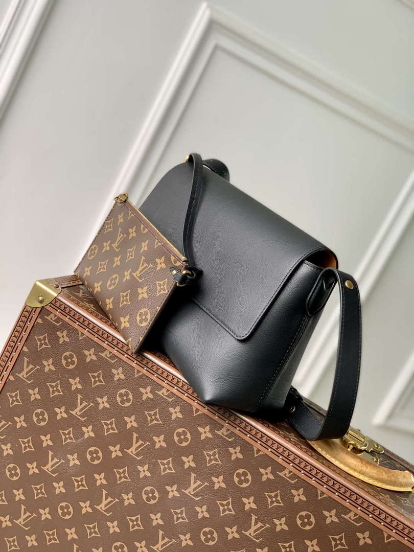 LV M13148 Louis Vuitton Low Key Messenger Bag Black