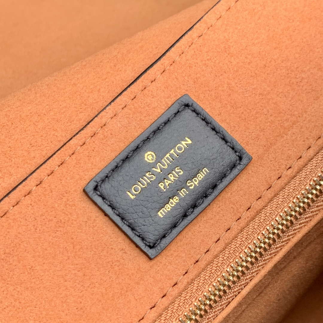 LV M13148 Louis Vuitton Low Key Messenger Bag Black