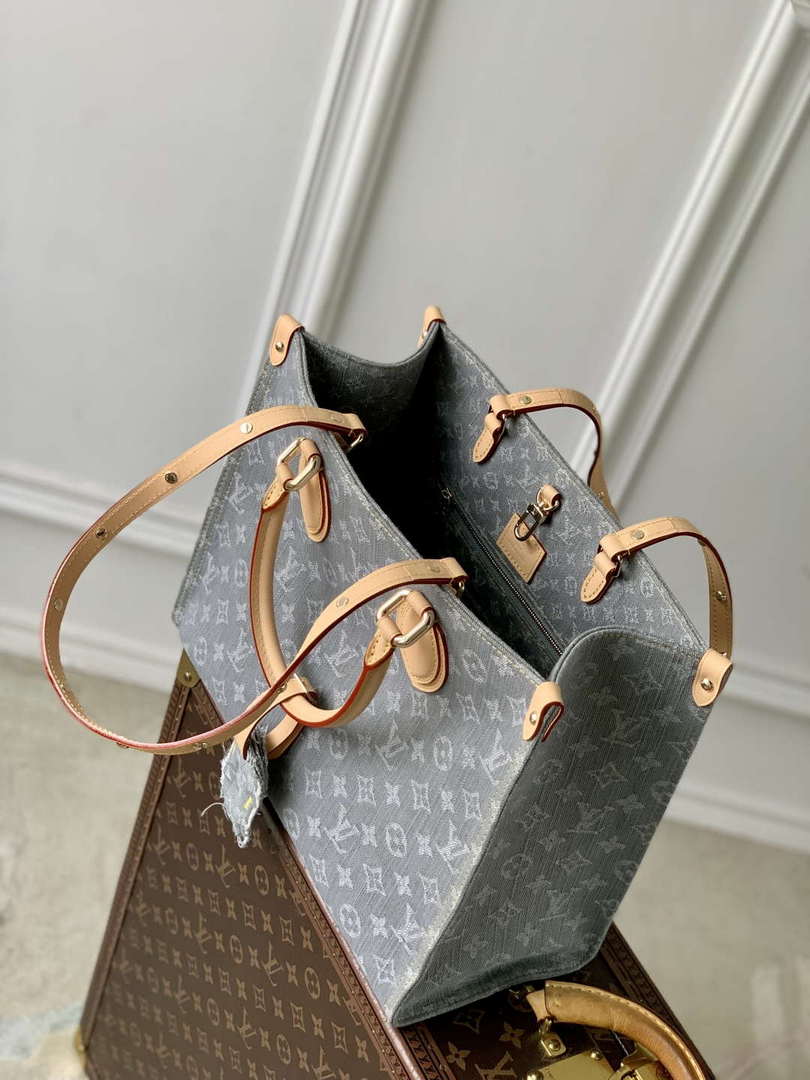 LV M13189 Louis Vuitton OnTheGo MM Bag Washed Gray