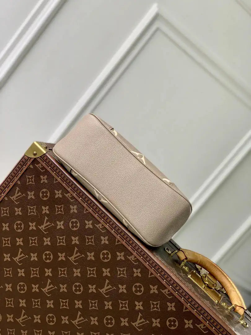 LV M13224 Louis Vuitton Boulogne PM Bag Tourterelle / Cr¨¨me