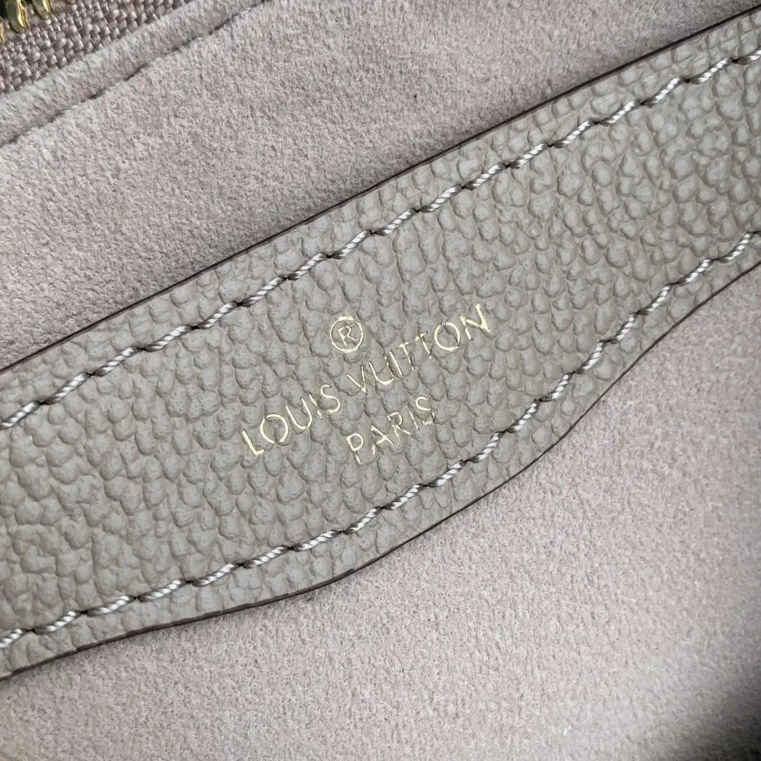 LV M13224 Louis Vuitton Boulogne PM Bag Tourterelle / Cr¨¨me