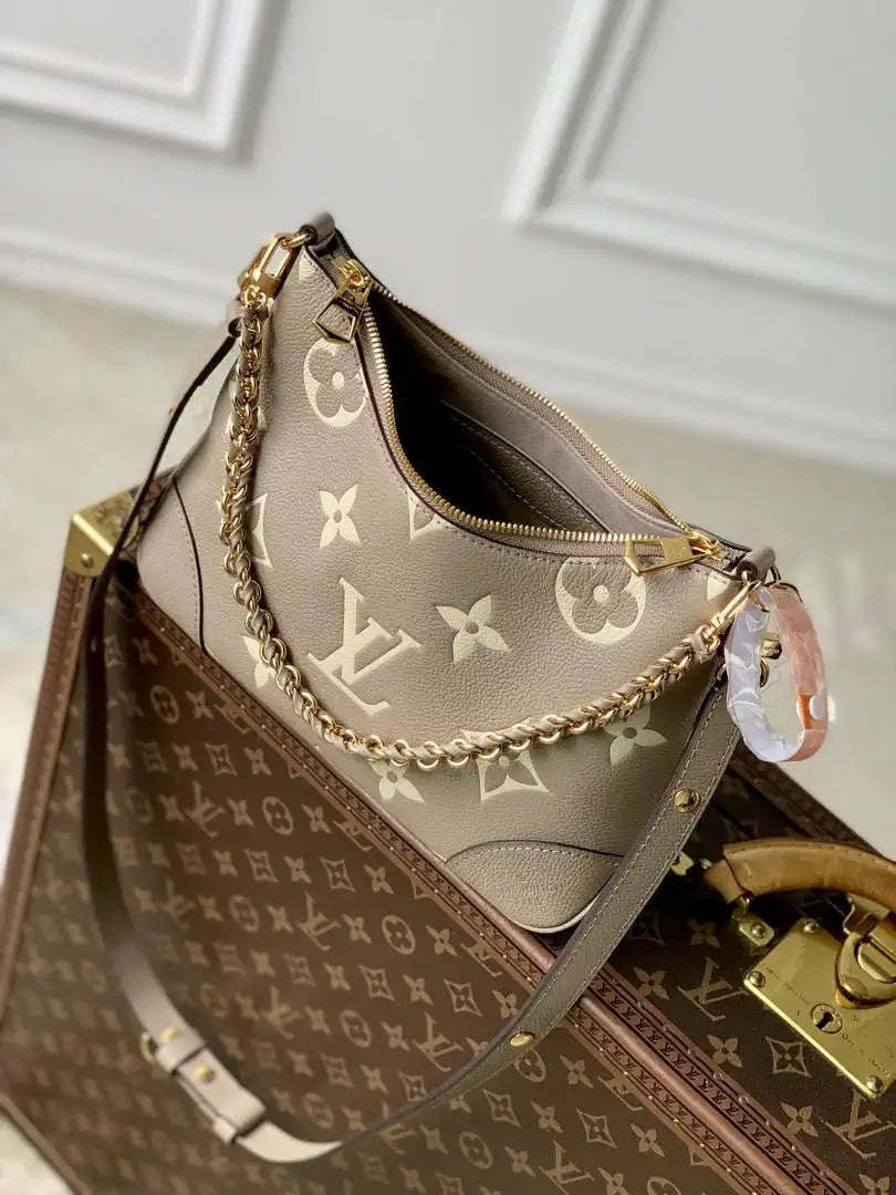 LV M13224 Louis Vuitton Boulogne PM Bag Tourterelle / Cr¨¨me