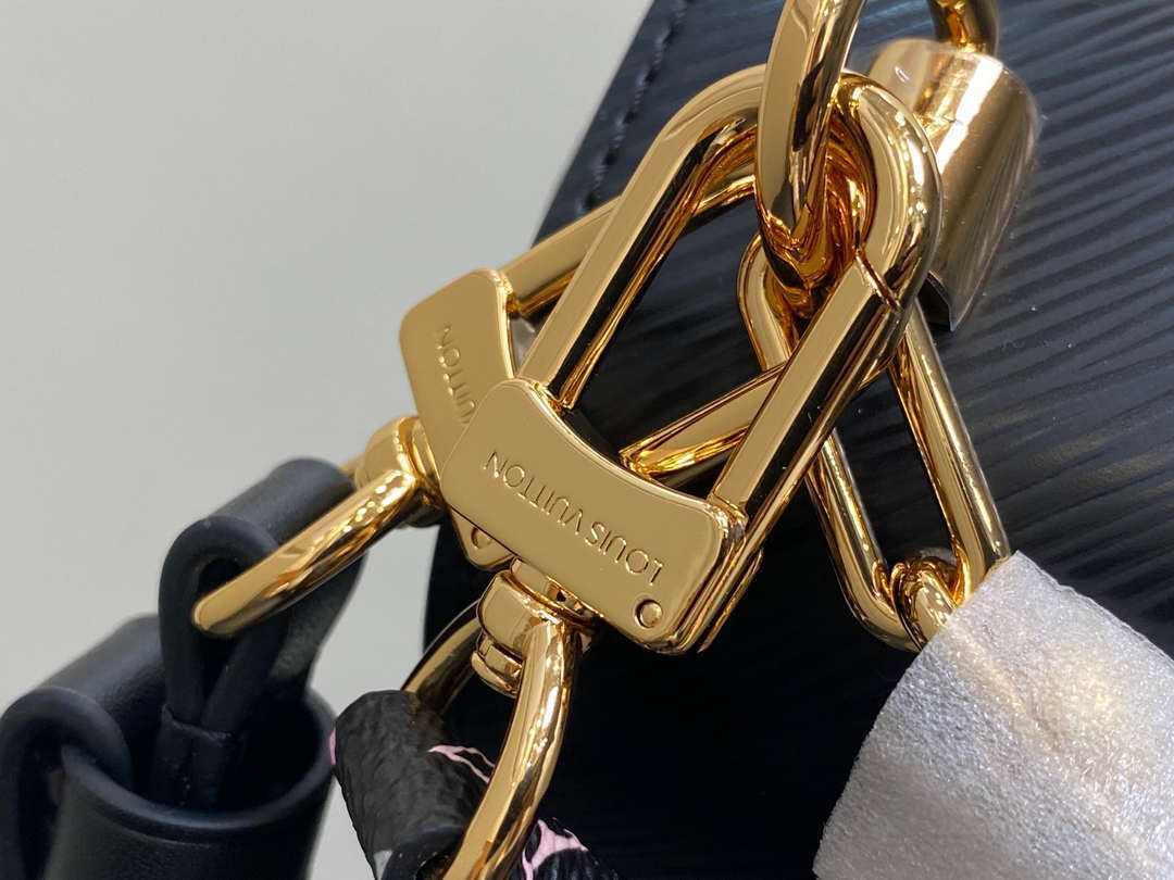 LV M13243 Louis Vuitton LV x TM Twist MM Slim Epi Leather Black