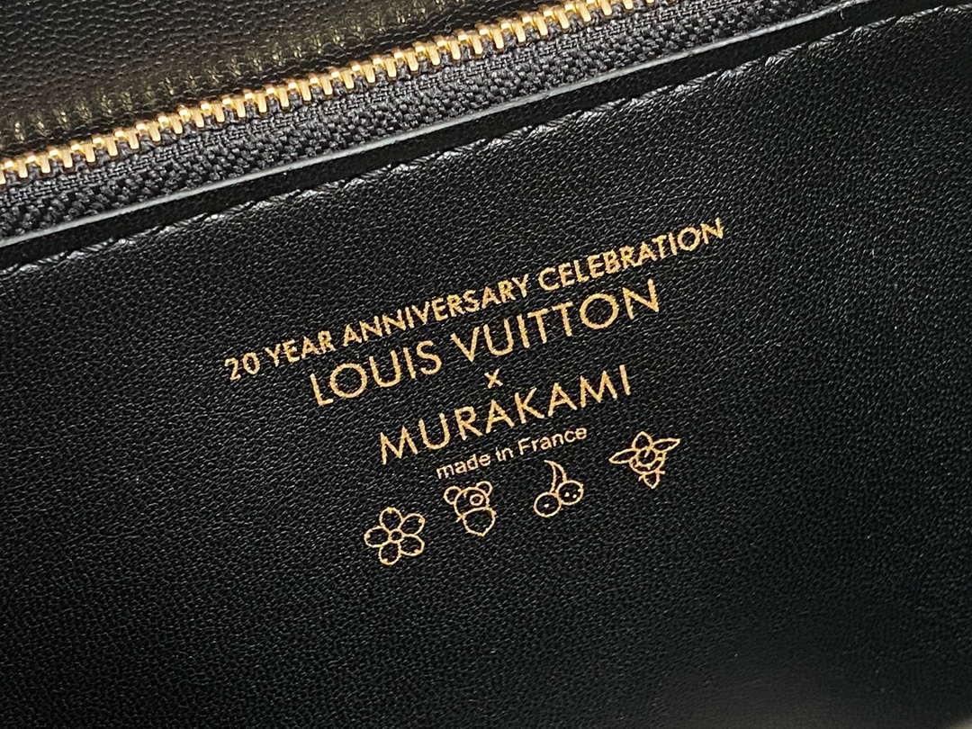 LV M13243 Louis Vuitton LV x TM Twist MM Slim Epi Leather Black