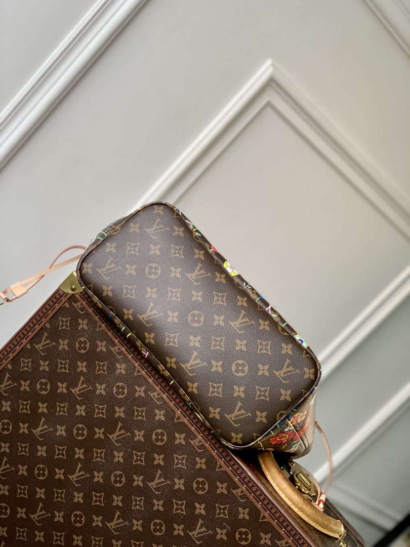 LV M13271 Louis Vuitton Neverfull MM Bag Monogram