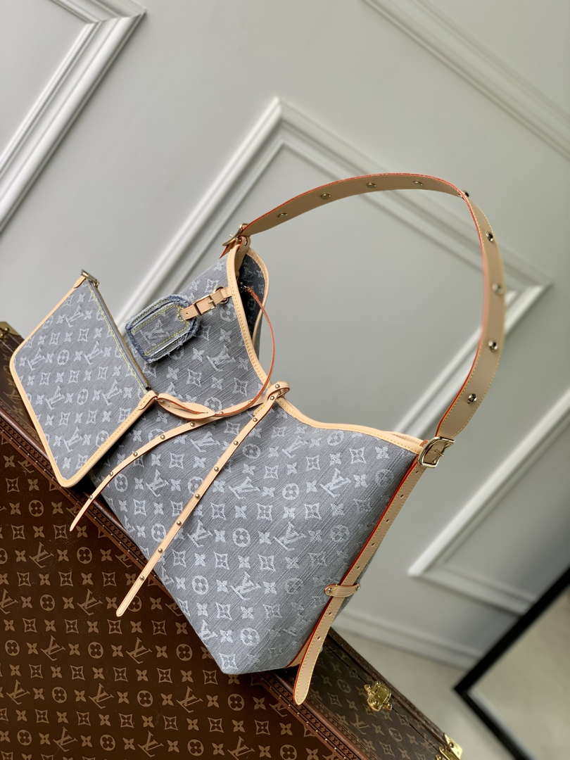 LV M13289 Louis Vuitton CarryAll MM Bag Monogram Washed Gray