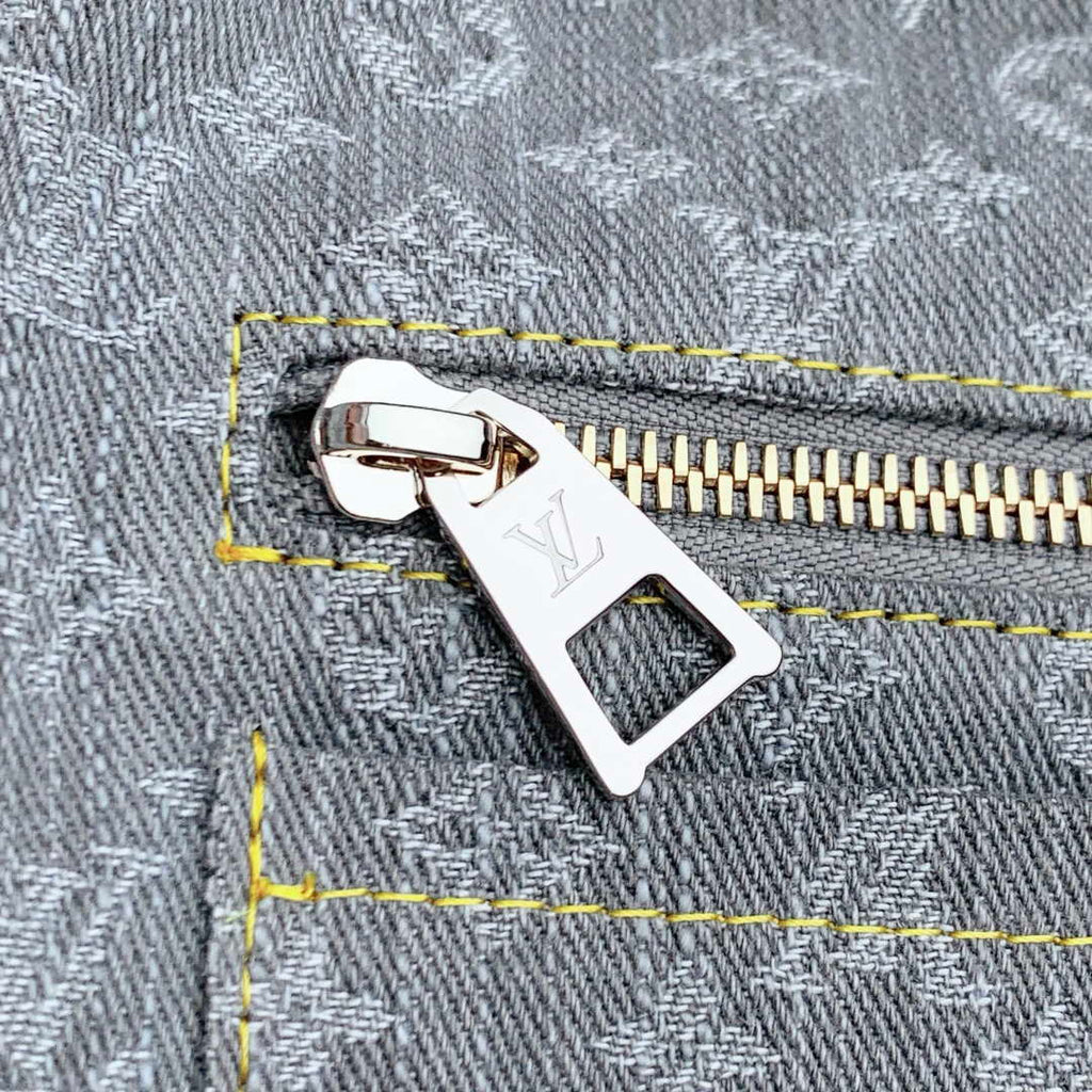 LV M13289 Louis Vuitton CarryAll MM Bag Monogram Washed Gray