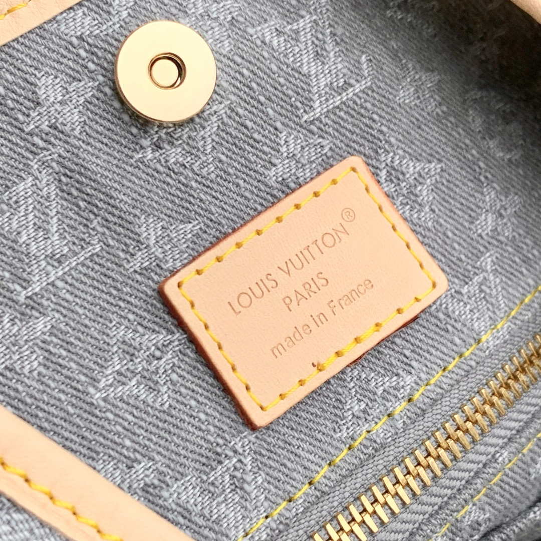 LV M13289 Louis Vuitton CarryAll MM Bag Monogram Washed Gray