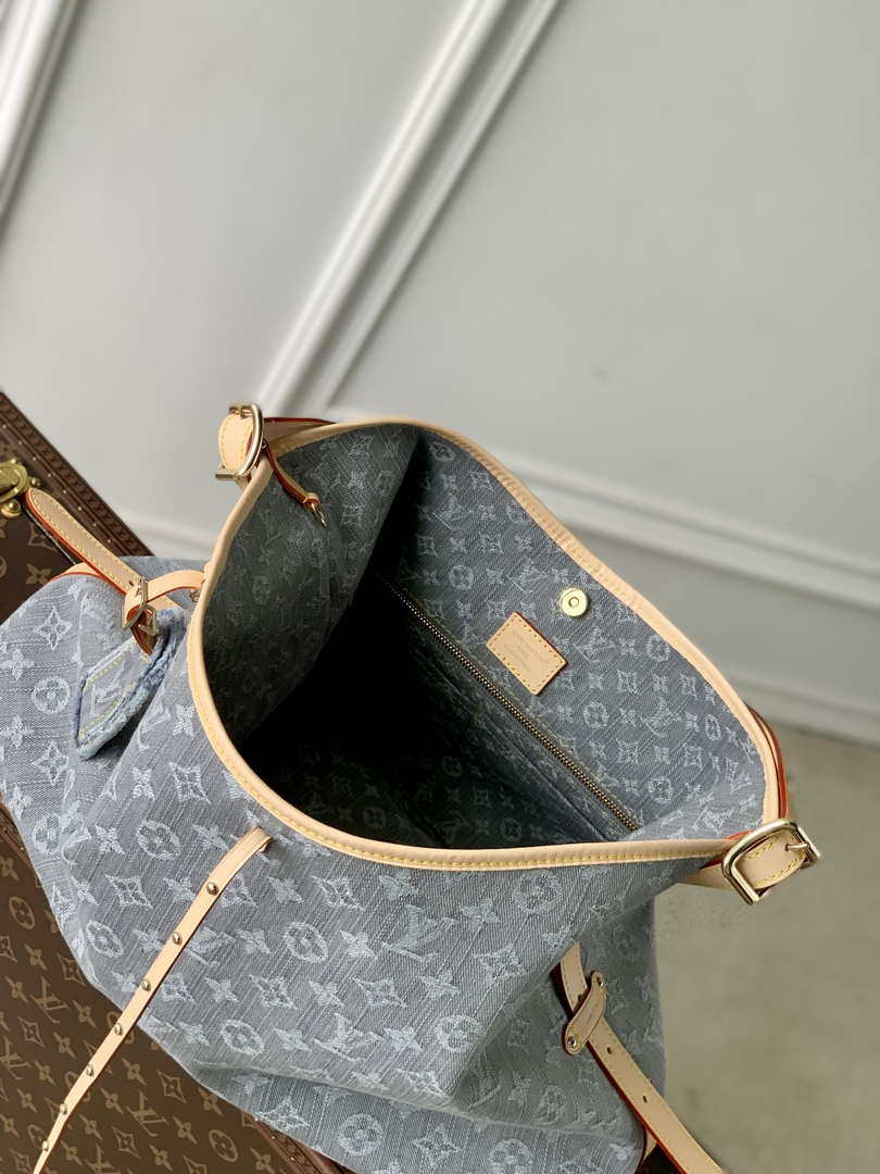 LV M13289 Louis Vuitton CarryAll MM Bag Monogram Washed Gray