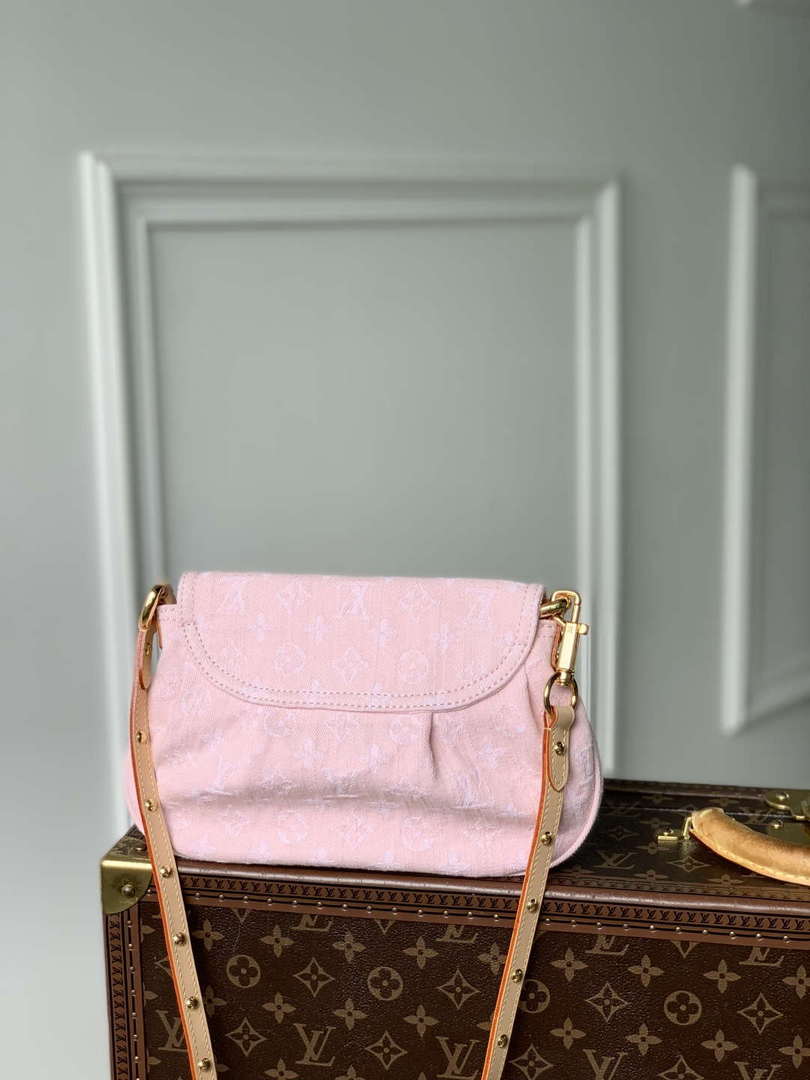 LV M13347 Louis Vuitton Sunset Handbag Washed Pink - Default Title - View 3