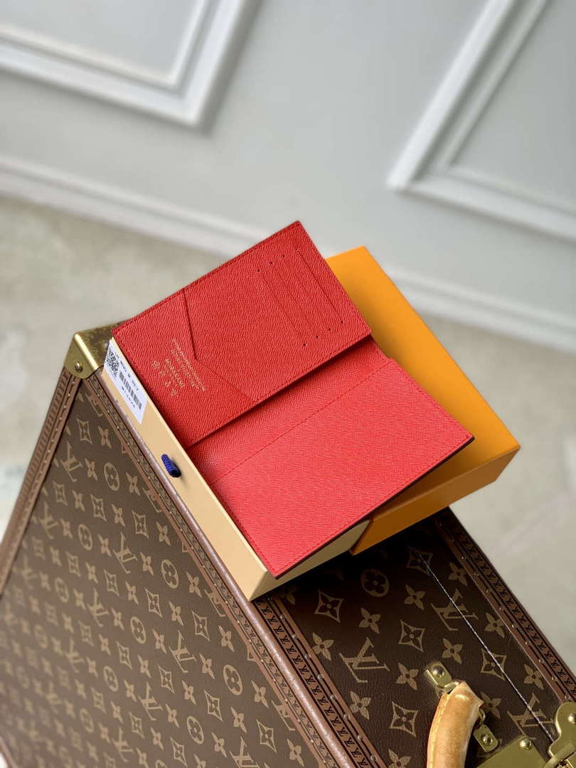 LV M13424 Louis Vuitton LV x TM Passport Cover