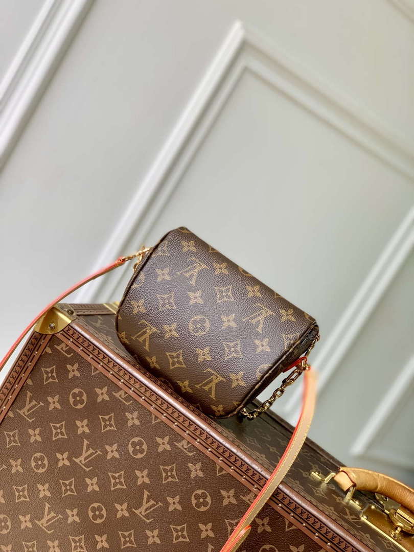 LV M13449 Louis Vuitton LV x TM Mini Bumbag