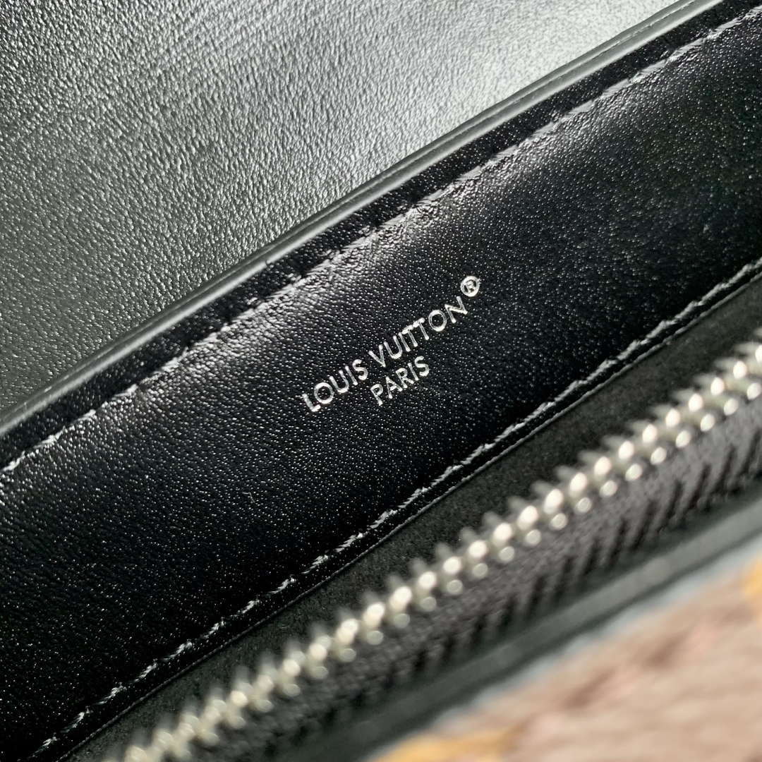 LV M13450 Louis Vuitton Dauphine Soft MM LV Vibe