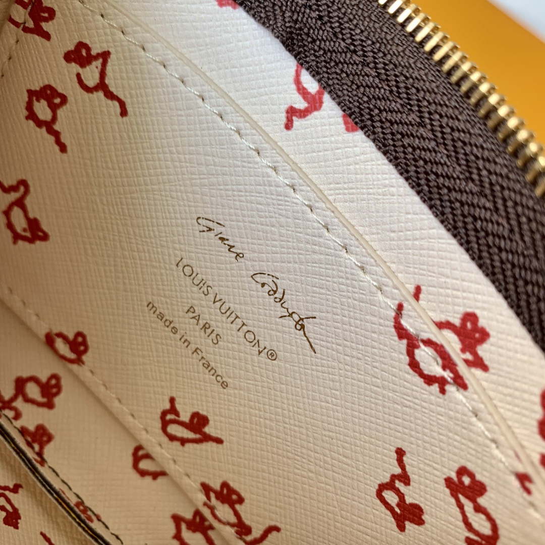 LV M13559 Louis Vuitton Key Pouch S