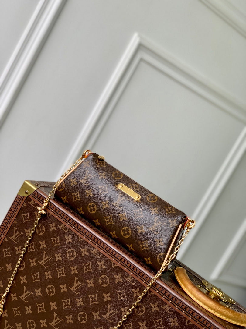 LV M13567 Louis Vuitton Pochette Eva Bag