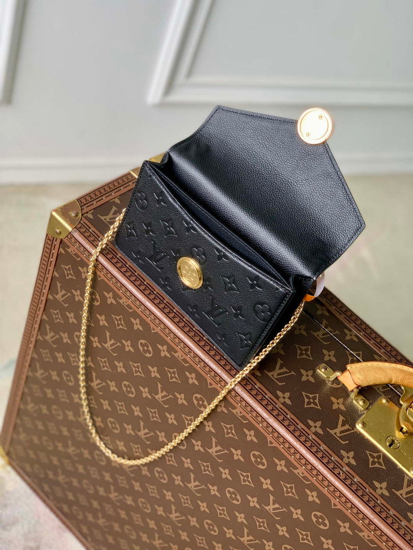 LV M13569 Louis Vuitton Wallet On Chain Rosy Bag Black