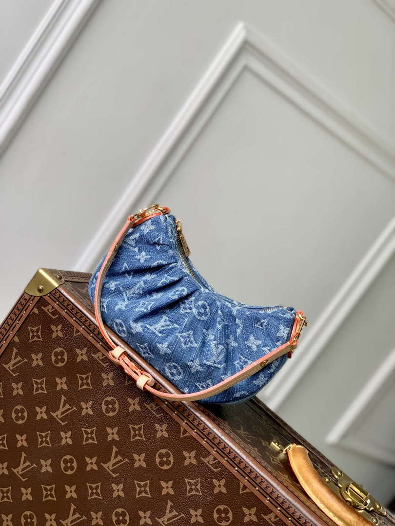 LV M13571 Louis Vuitton Pochette Valley Bag Denim Blue