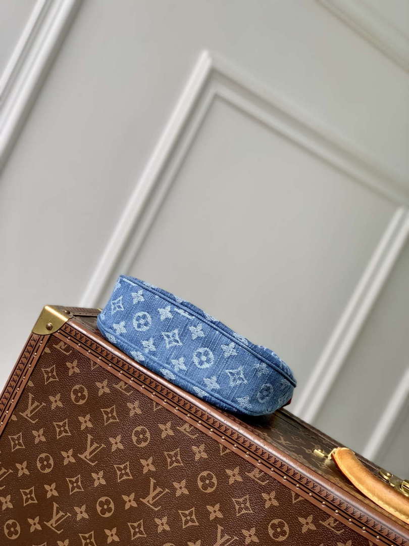 LV M13571 Louis Vuitton Pochette Valley Bag Denim Blue