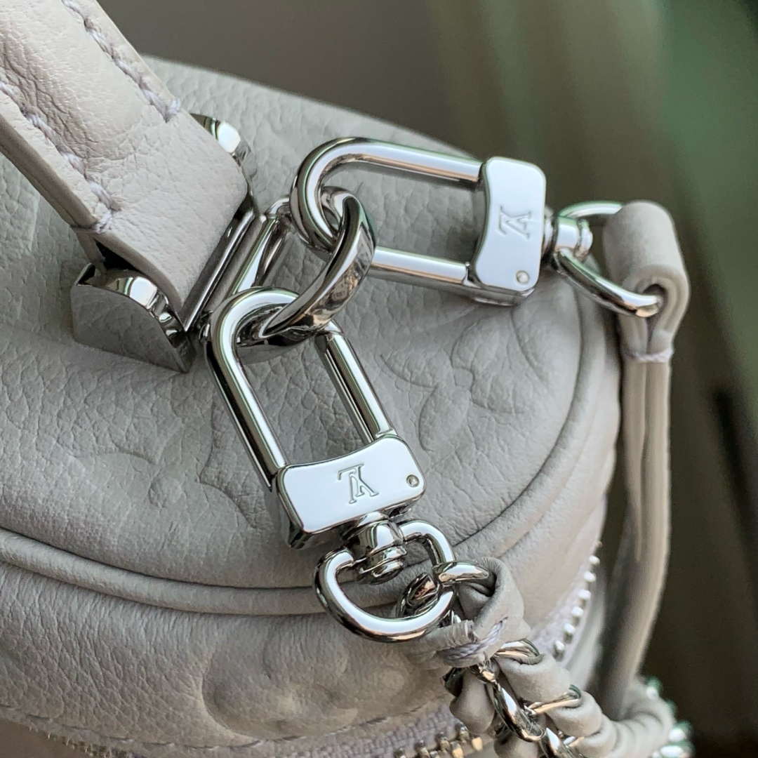LV M13593 Louis Vuitton Vanity Chain Pouch Bag Brume Gray - Default Title - View 7