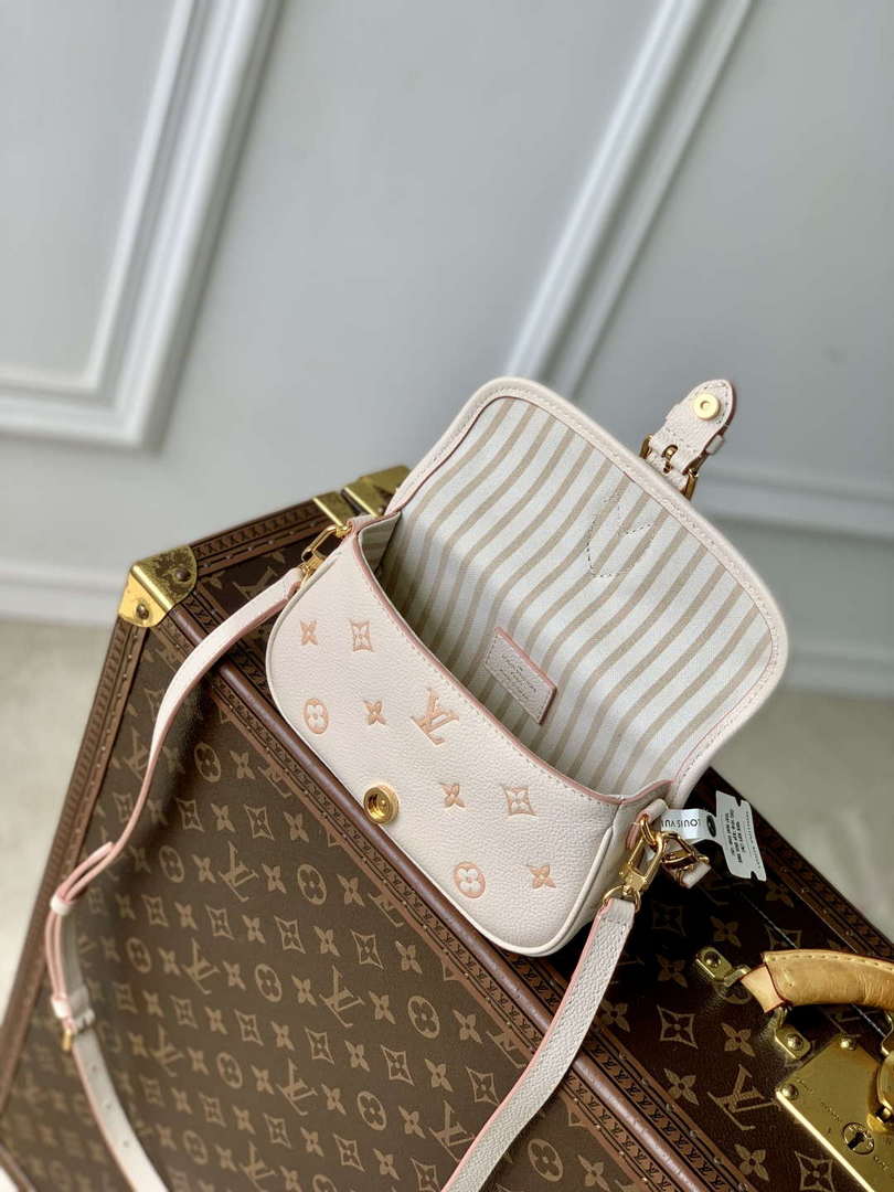 LV M13642 Louis Vuitton Nano Diane Handbag Bicolor Eden