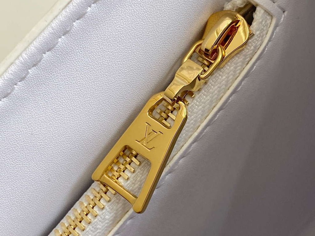 LV M13678 Louis Vuitton LV x TM Twist MM Slim Epi Leather White