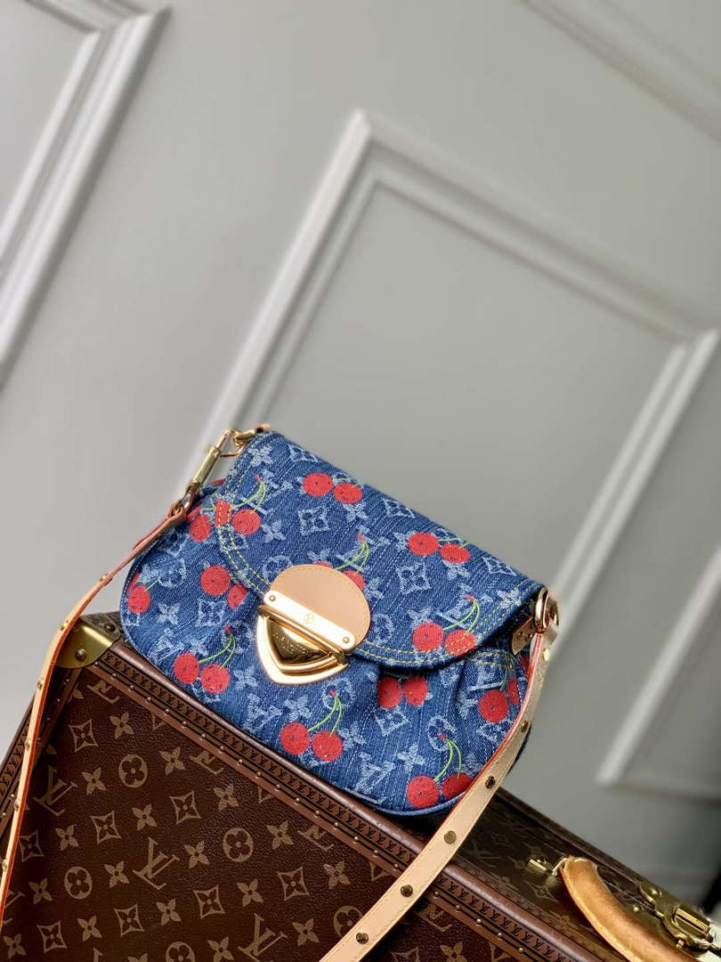 LV M13680 Louis Vuitton LV x TM Sunset Handbag