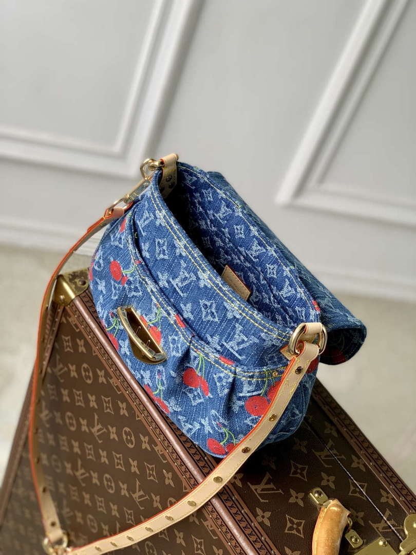 LV M13680 Louis Vuitton LV x TM Sunset Handbag - Default Title - View 9
