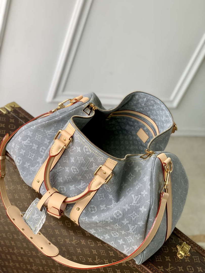 LV M13748 Louis Vuitton Keepall Bandouliere 45 Bag Cloudy Gray