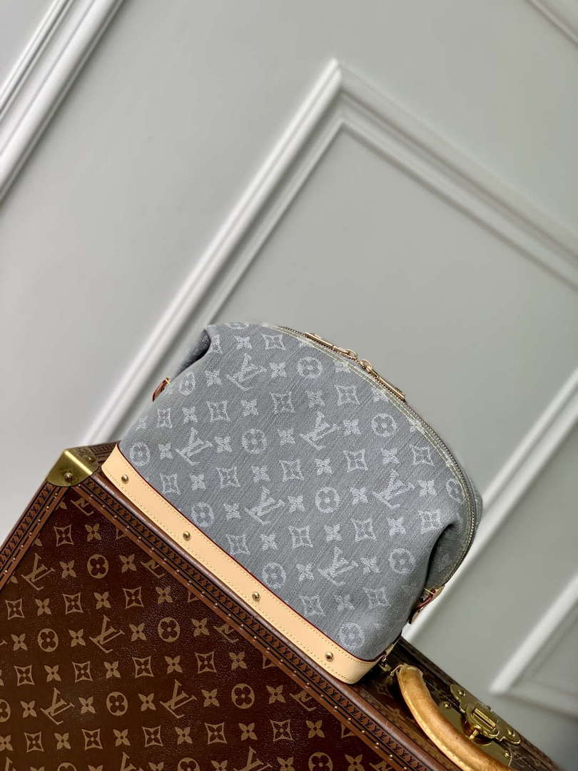 LV M13750 Louis Vuitton Cosmetic Pouch GM Bag Cloudy Gray