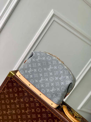 LV M13750 Louis Vuitton Cosmetic Pouch GM Bag Cloudy Gray - Default Title - View 1