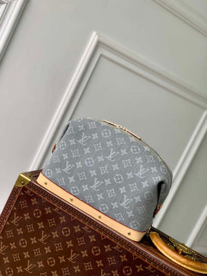 LV M13750 Louis Vuitton Cosmetic Pouch GM Bag Cloudy Gray - Default Title - View 3