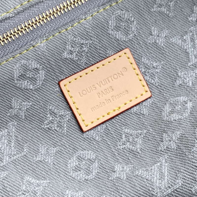 LV M13750 Louis Vuitton Cosmetic Pouch GM Bag Cloudy Gray