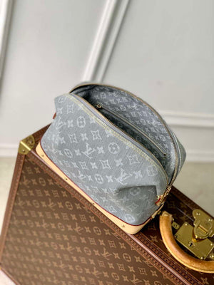LV M13750 Louis Vuitton Cosmetic Pouch GM Bag Cloudy Gray - Default Title - View 9