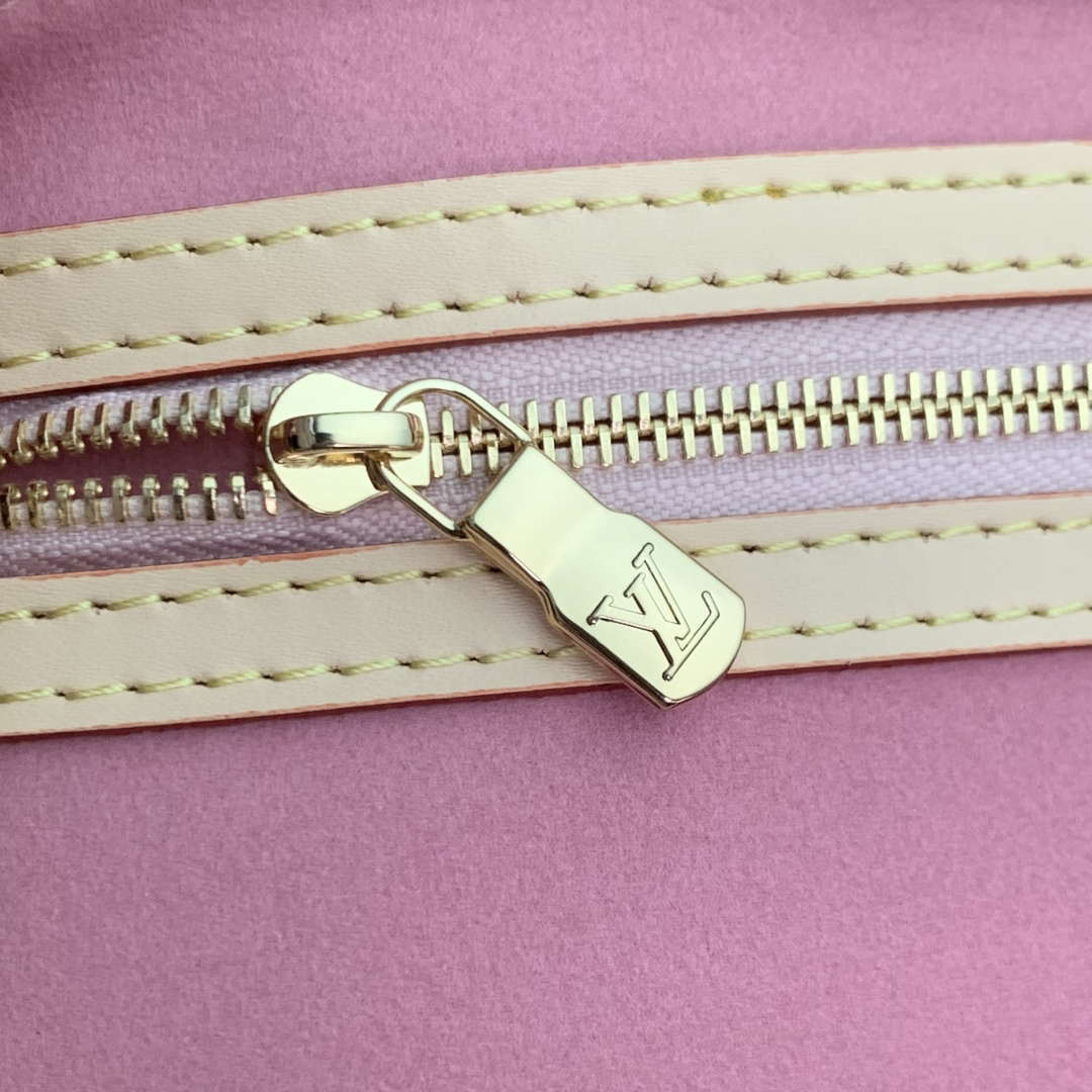 LV M13752 Louis Vuitton LV x TM Keepall Bandouliere 45 Bag Sakura Brown