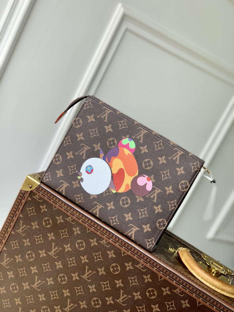 LV M13762 Louis Vuitton LV x TM Trio Toiletry Pouch Monogram