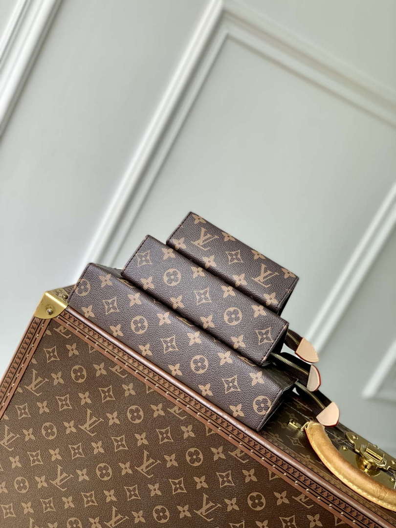 LV M13762 Louis Vuitton LV x TM Trio Toiletry Pouch Monogram
