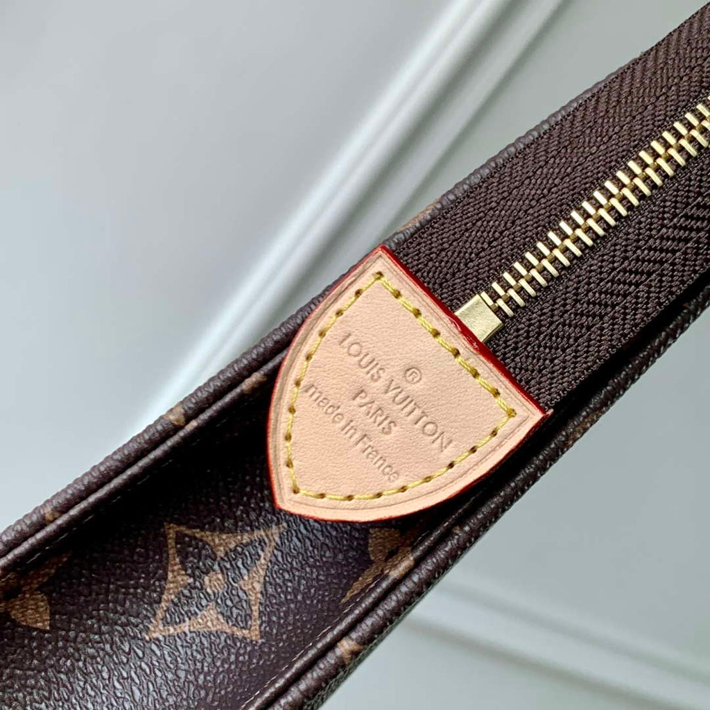 LV M13762 Louis Vuitton LV x TM Trio Toiletry Pouch Monogram