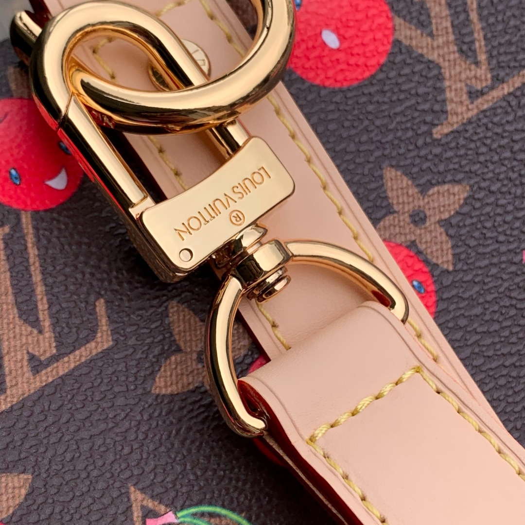 LV M13764 Louis Vuitton LV x TM Keepall Bandouliere 45 Bag