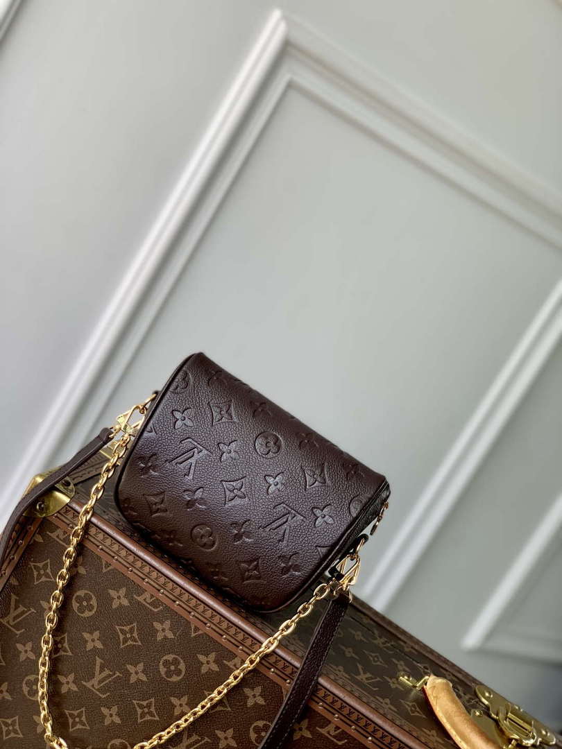 LV M13827 Louis Vuitton Mini Bumbag Chocolate Brown