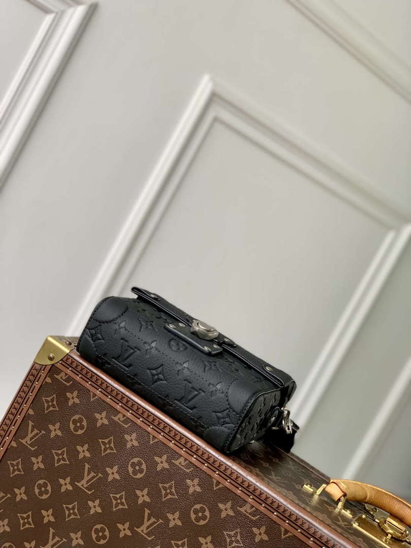 LV M13871 Louis Vuitton Soul Trunk Black - Default Title - View 4