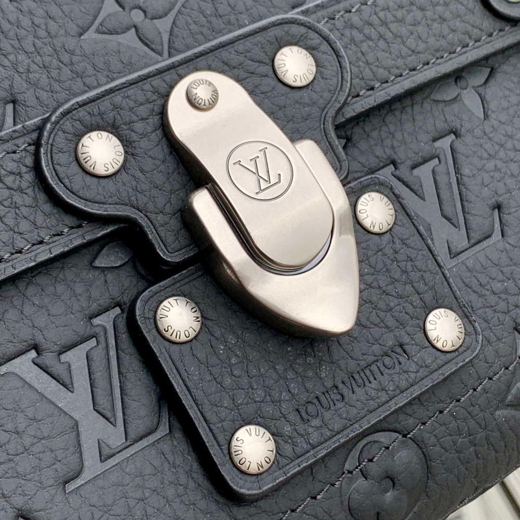 LV M13871 Louis Vuitton Soul Trunk Black