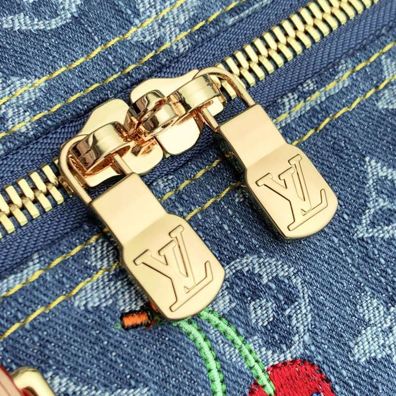 LV M13875 Louis Vuitton LV x TM Keepall Bandouliere 45 Bag