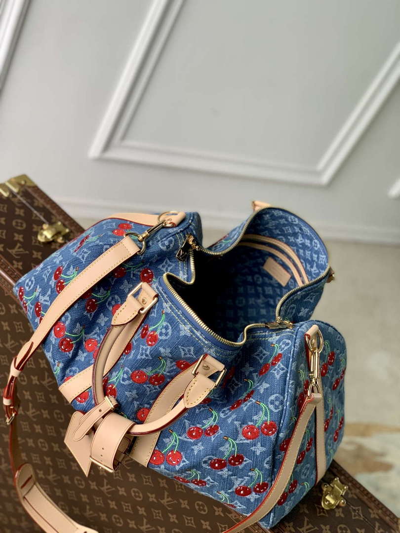 LV M13875 Louis Vuitton LV x TM Keepall Bandouliere 45 Bag