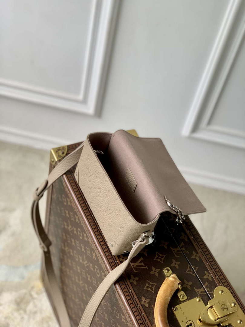 LV M13889 Louis Vuitton Steamer Wearable Wallet New Gray