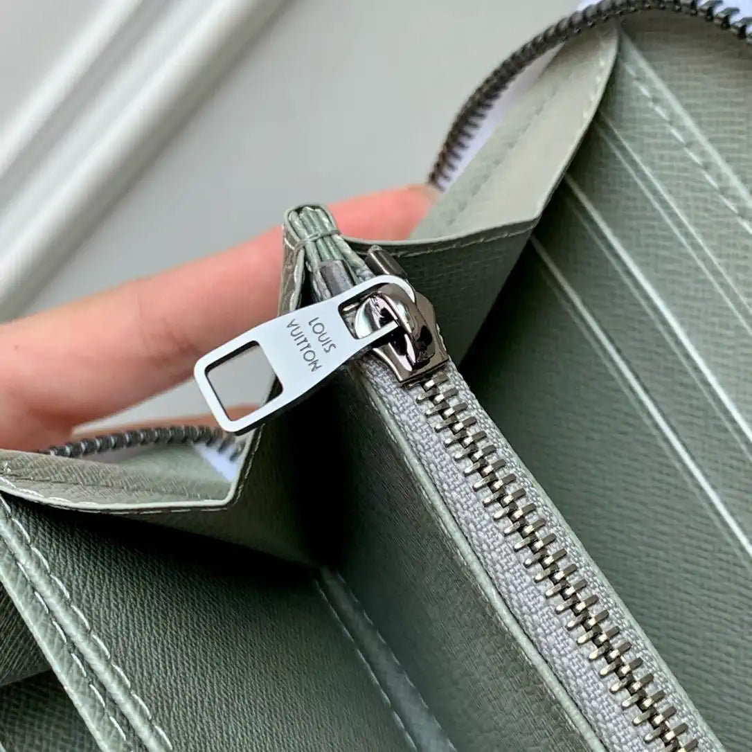 LV M13908 Louis Vuitton Zippy Wallet Monogram Empreinte White