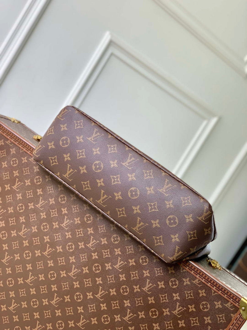 LV M13928 Louis Vuitton Shopper Tote MM Bag