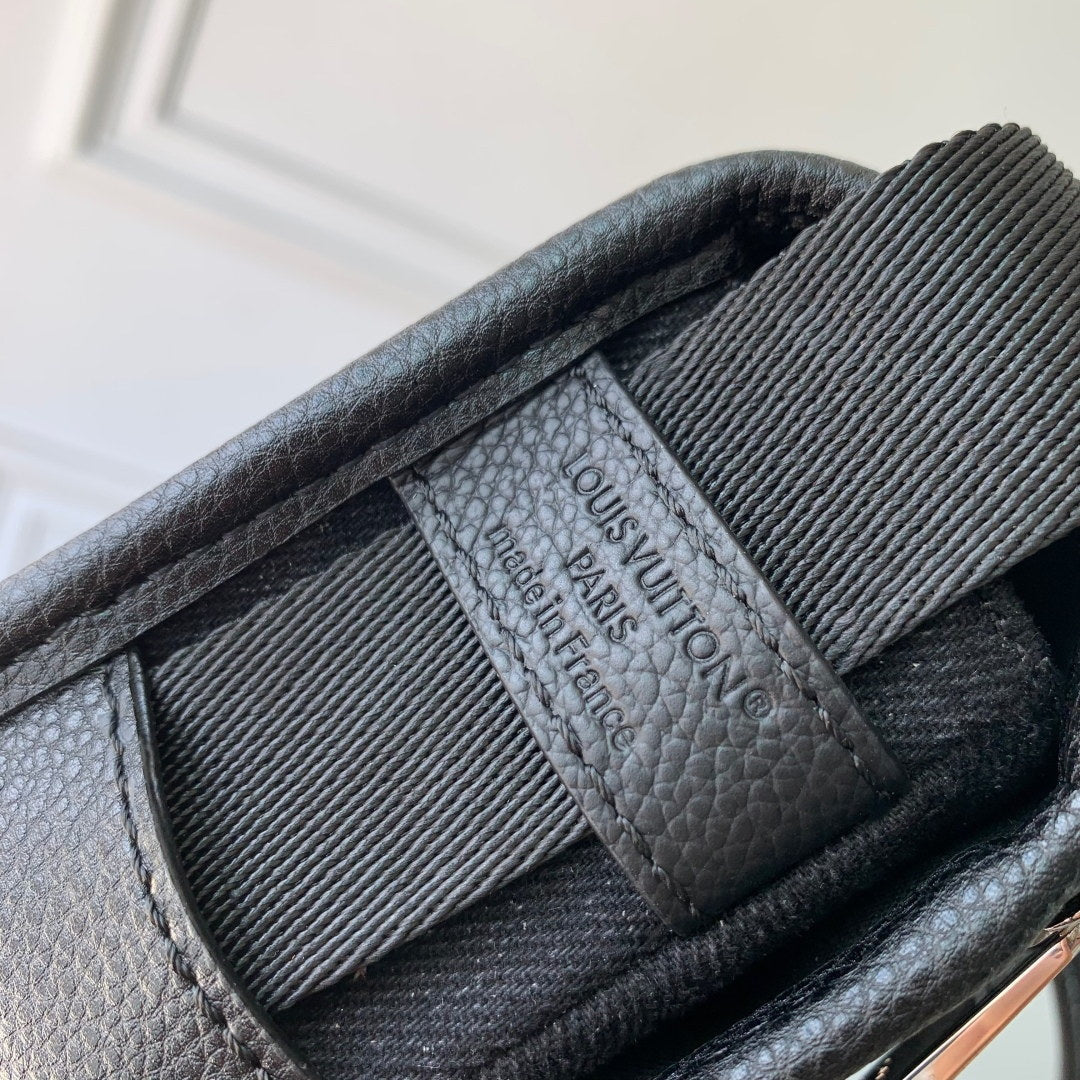 LV M13963 Louis Vuitton Bosphore Wearable Wallet Black