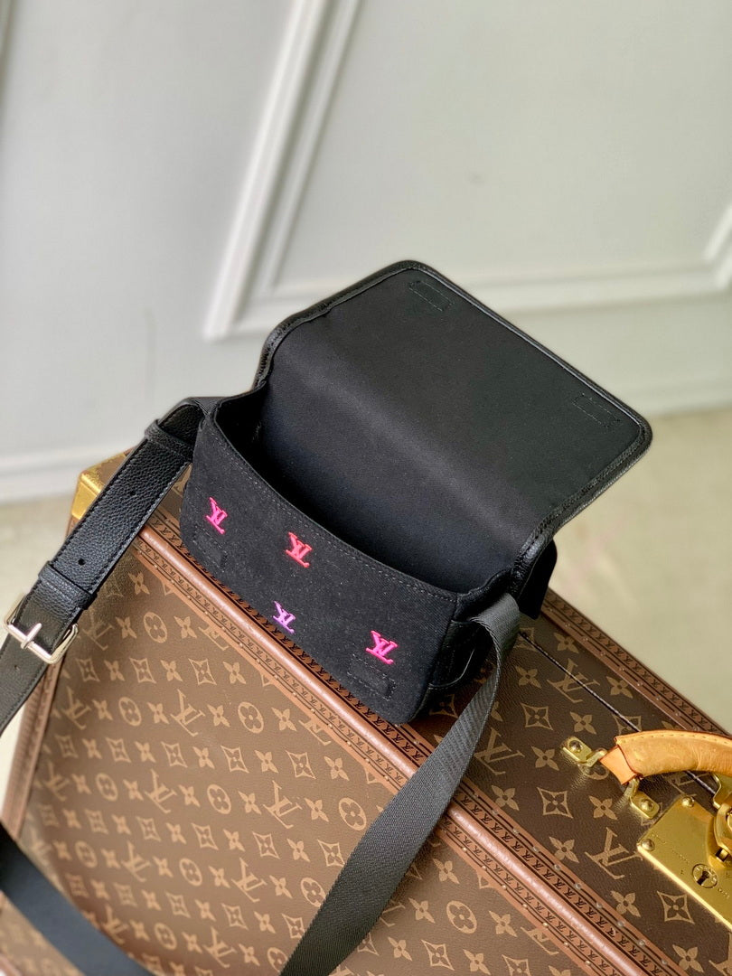 LV M13963 Louis Vuitton Bosphore Wearable Wallet Black