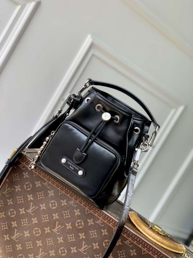 LV M13985 Louis Vuitton No¨¦ Cargo Small Bucket-style Bag Black