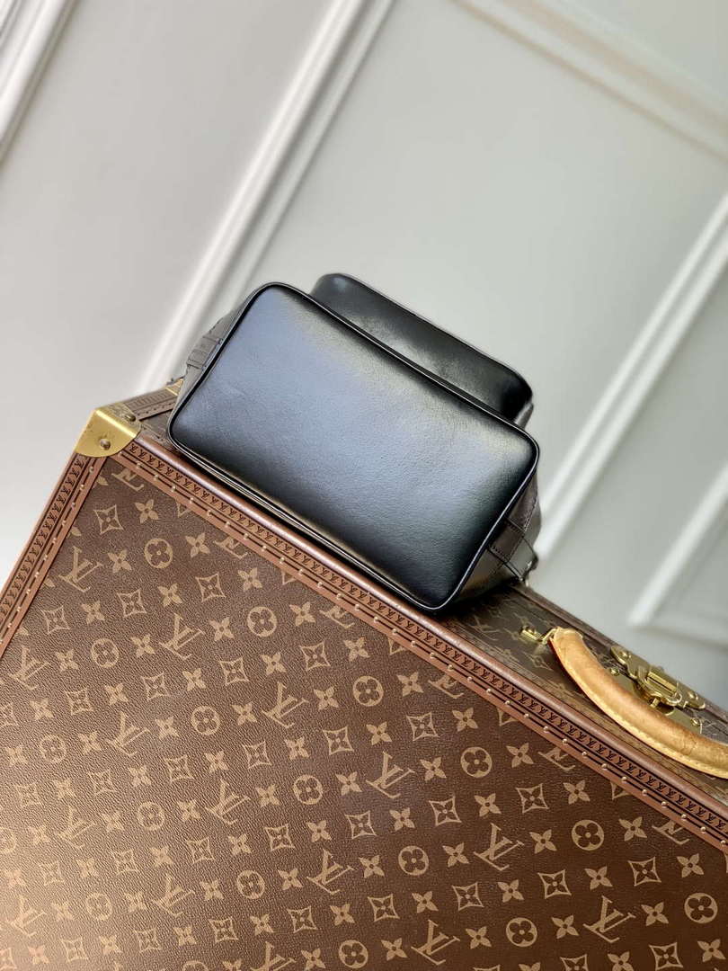LV M13985 Louis Vuitton No¨¦ Cargo Small Bucket-style Bag Black